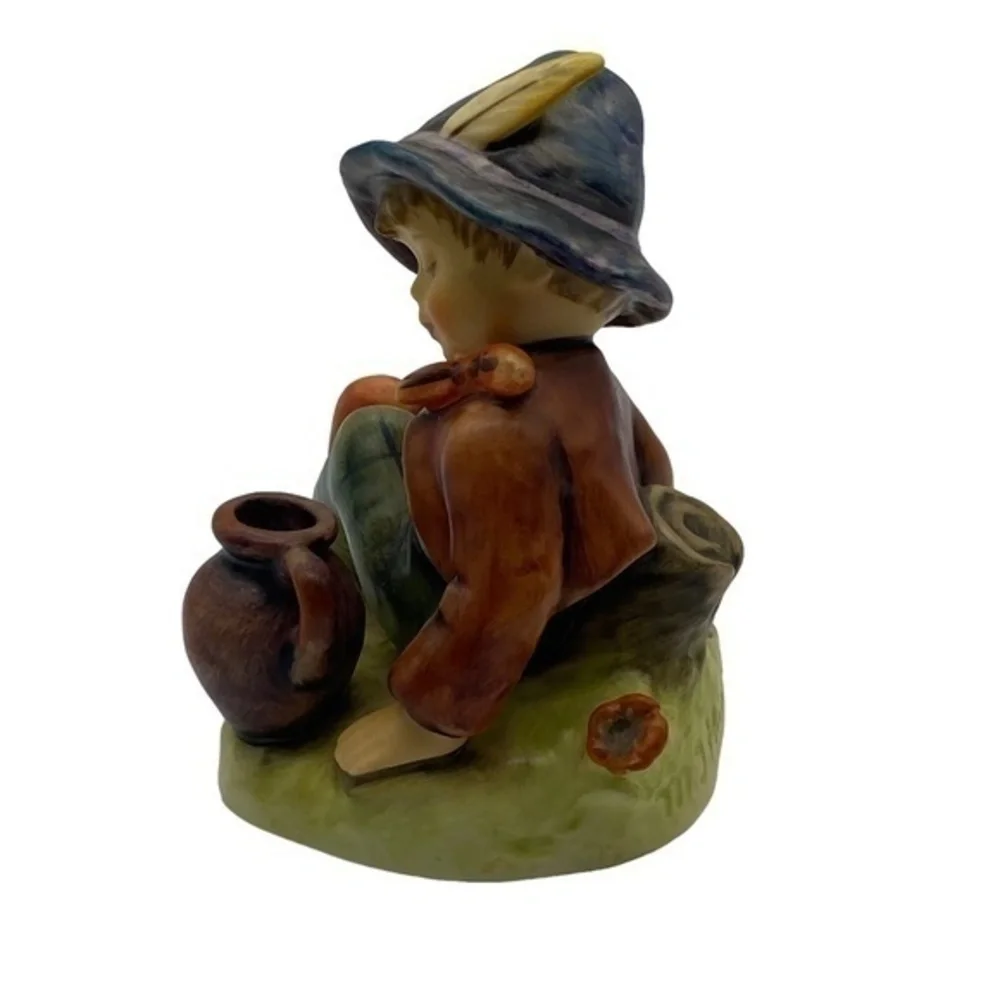 Vintage M. J. Hummel Goebel Coffee Break Porcelain  Figurine 1976 No8